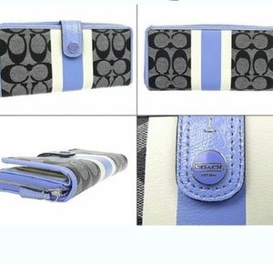 Authentic NWOT COACH signature carryall wallet